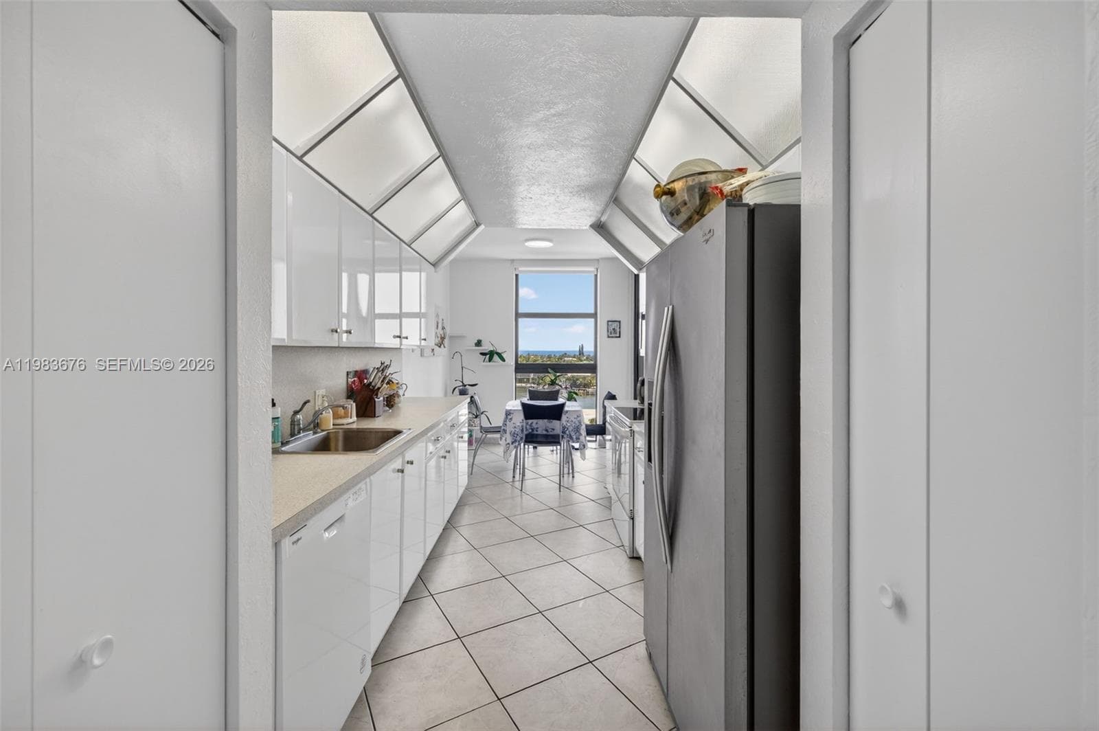 20281 E Country Club Dr 608 photo 16