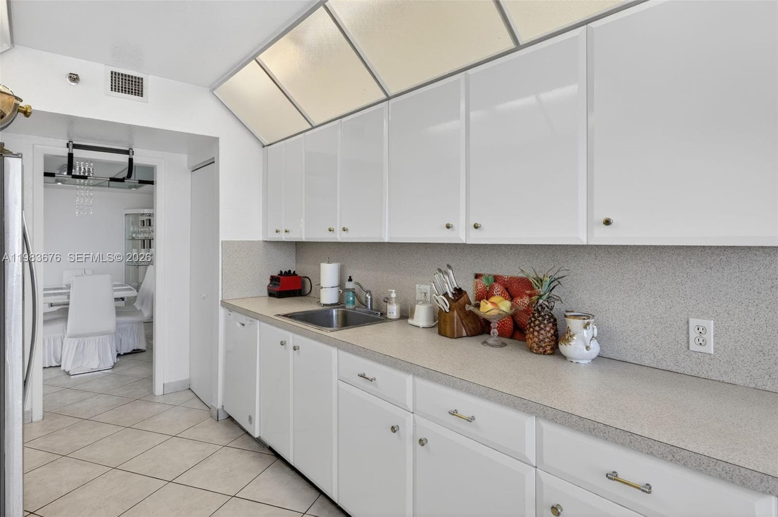 20281 E Country Club Dr 608 photo 25
