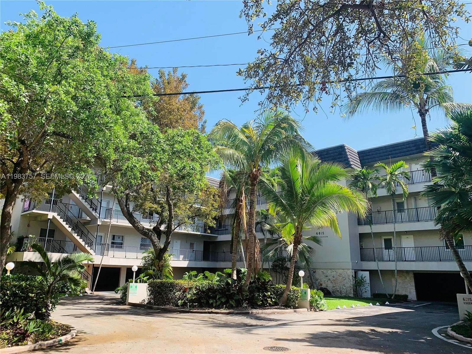 6815 Edgewater Dr #105 1
