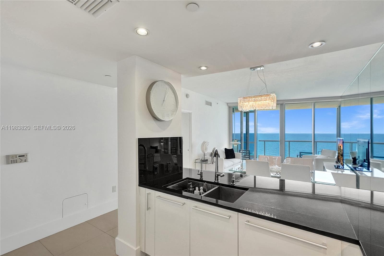 17121 Collins Ave 2003 photo 22