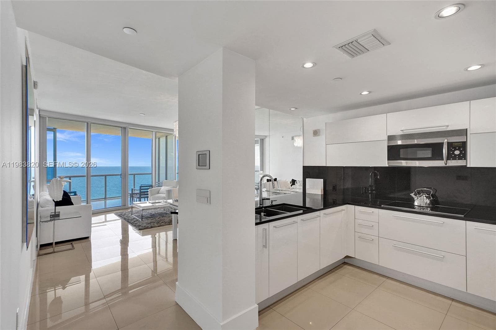 17121 Collins Ave 2003 photo 3
