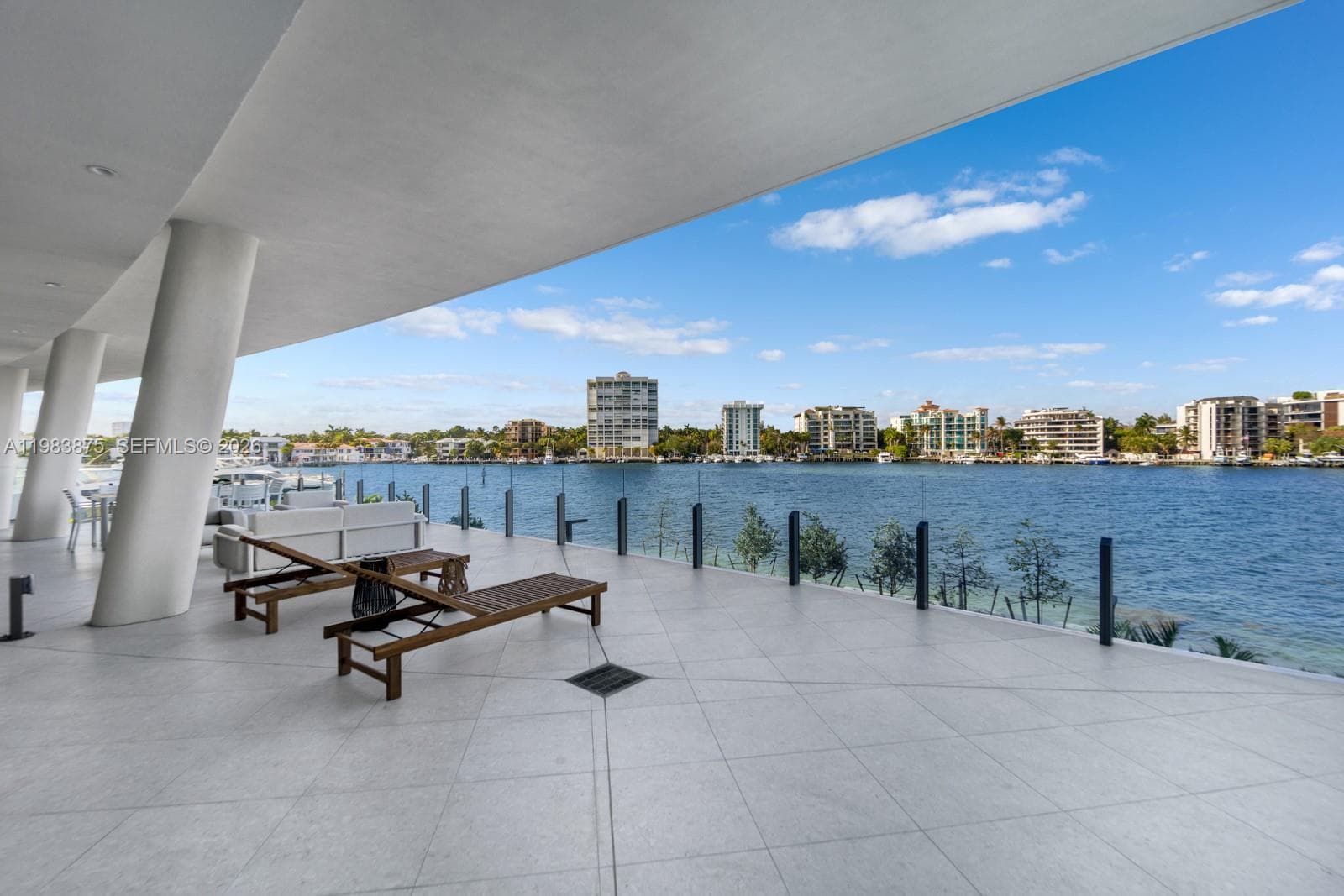5 Grove Isle Dr 3