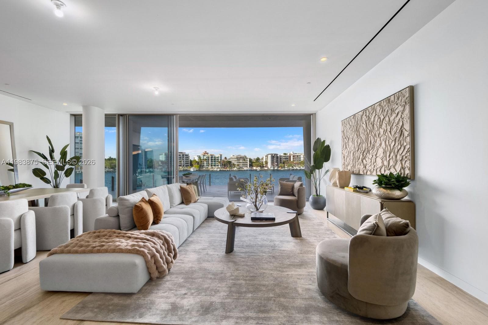 5 Grove Isle Dr 4