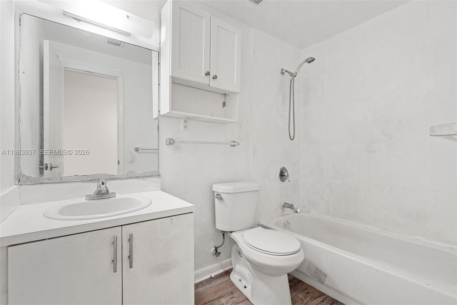1185 Marseille Dr 202 photo 17