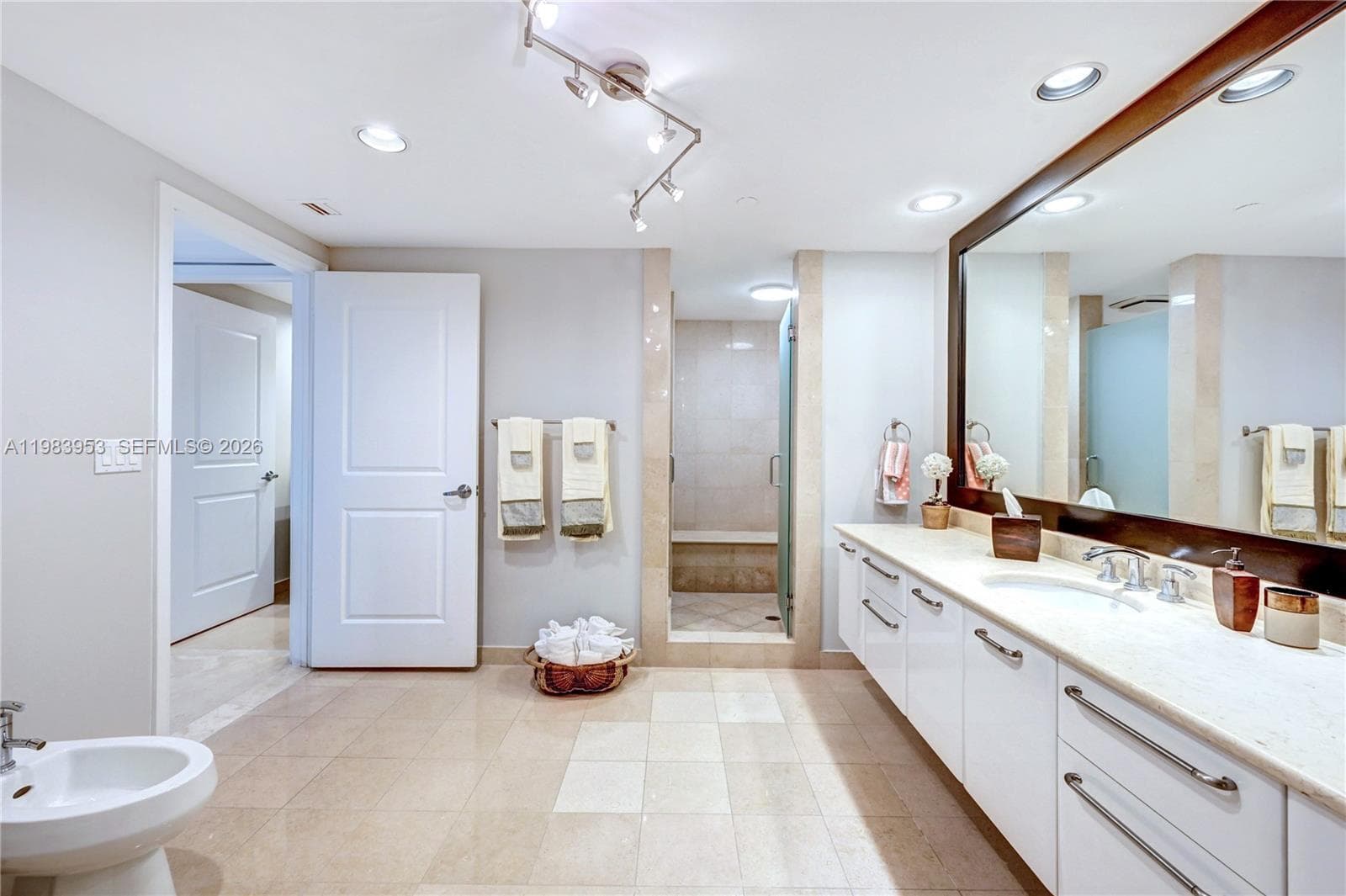 3101 Ocean Dr 3203 photo 11