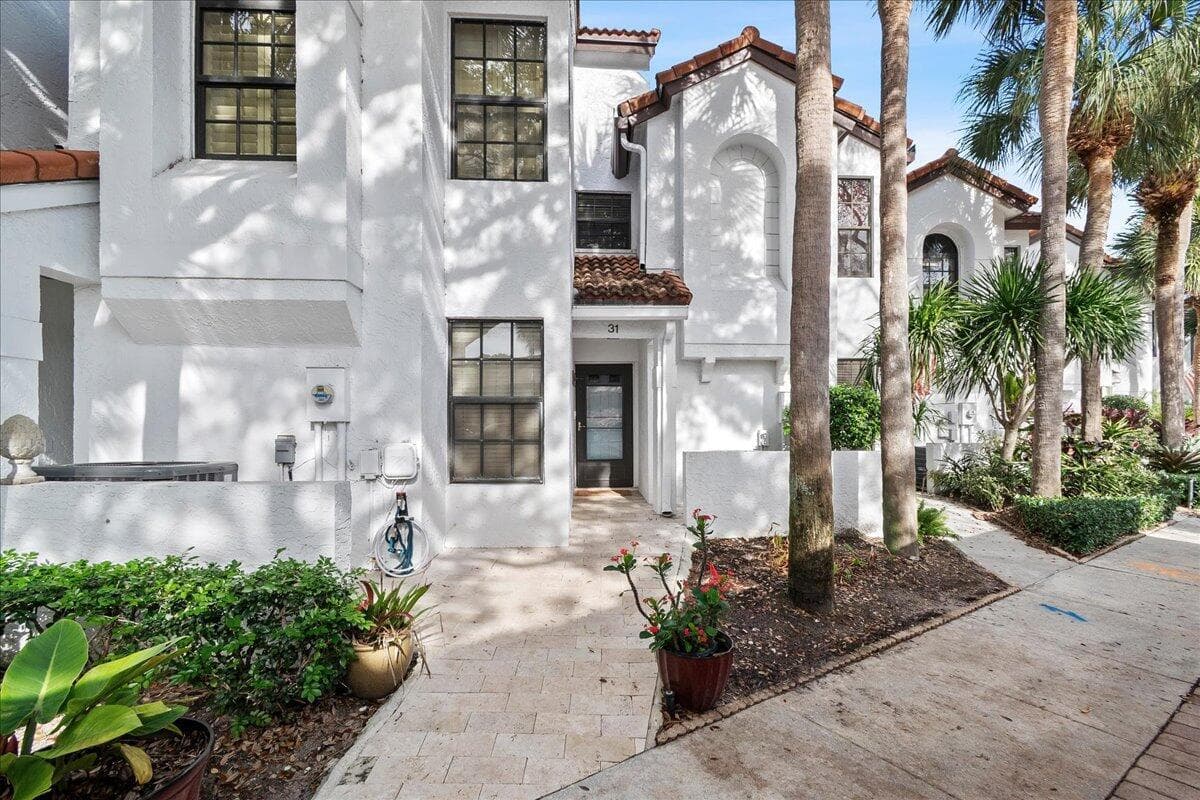 2359 Treasure Isle Drive #31 1