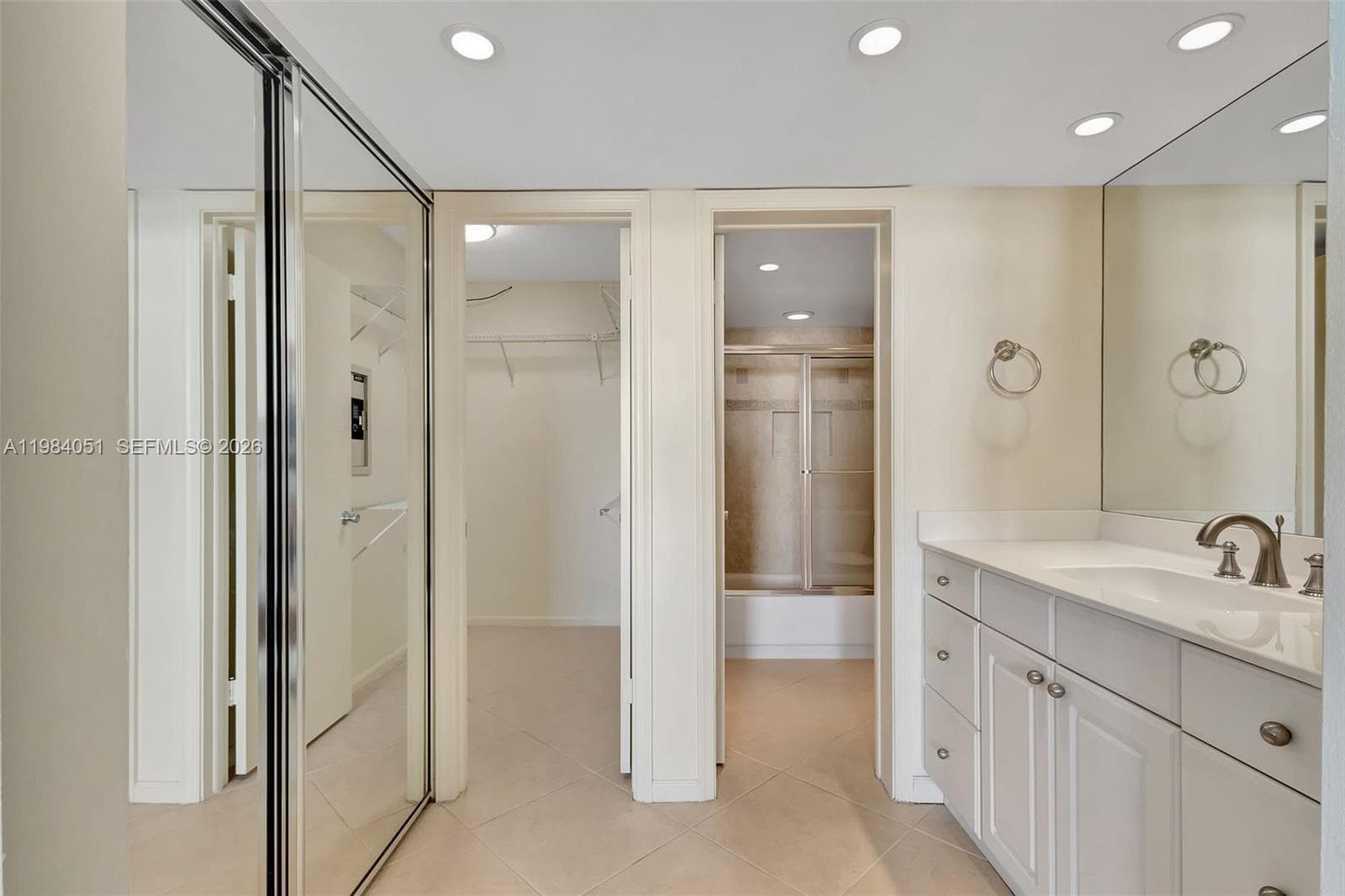 801 Lake Shore Dr 403 photo 21