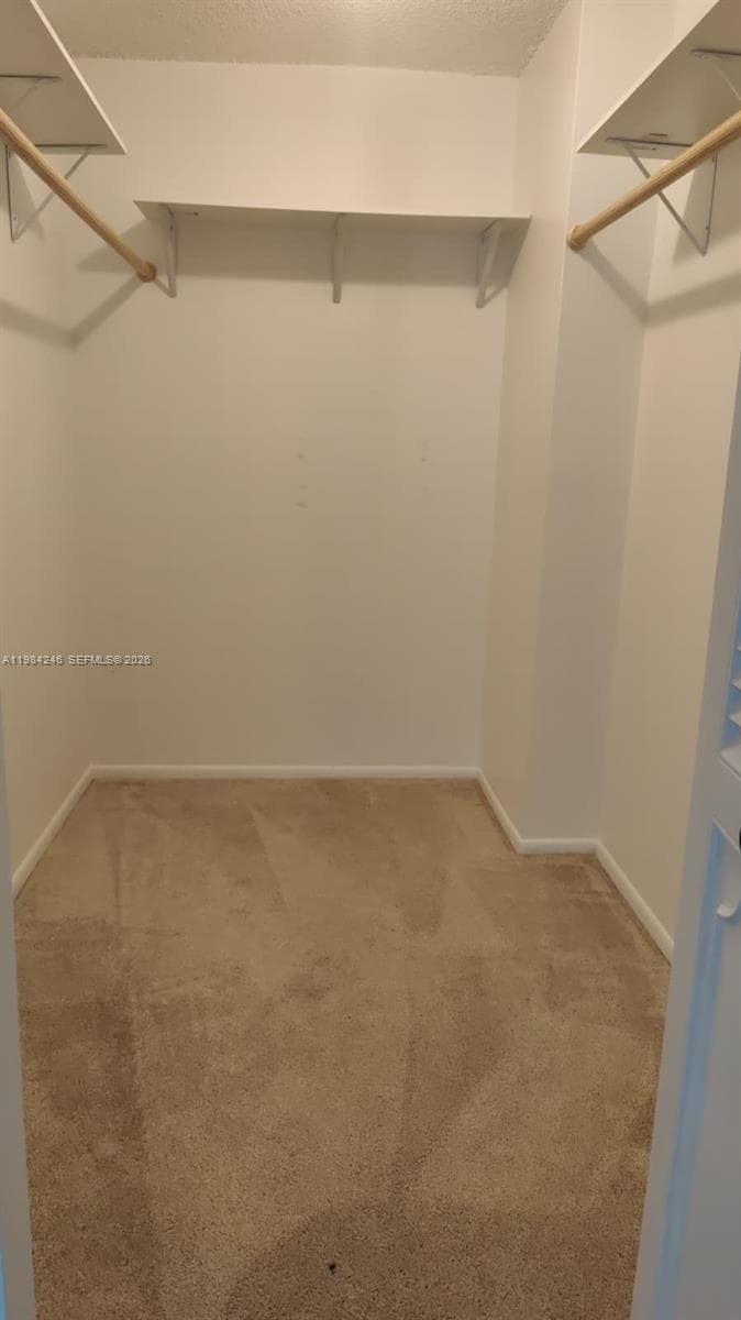 800 Parkview Dr 527 photo 16