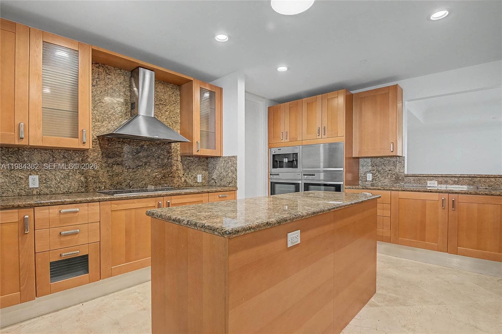 5959 Collins Ave 1503 photo 17