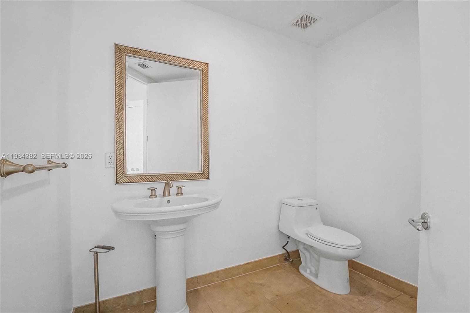 5959 Collins Ave 1503 photo 22