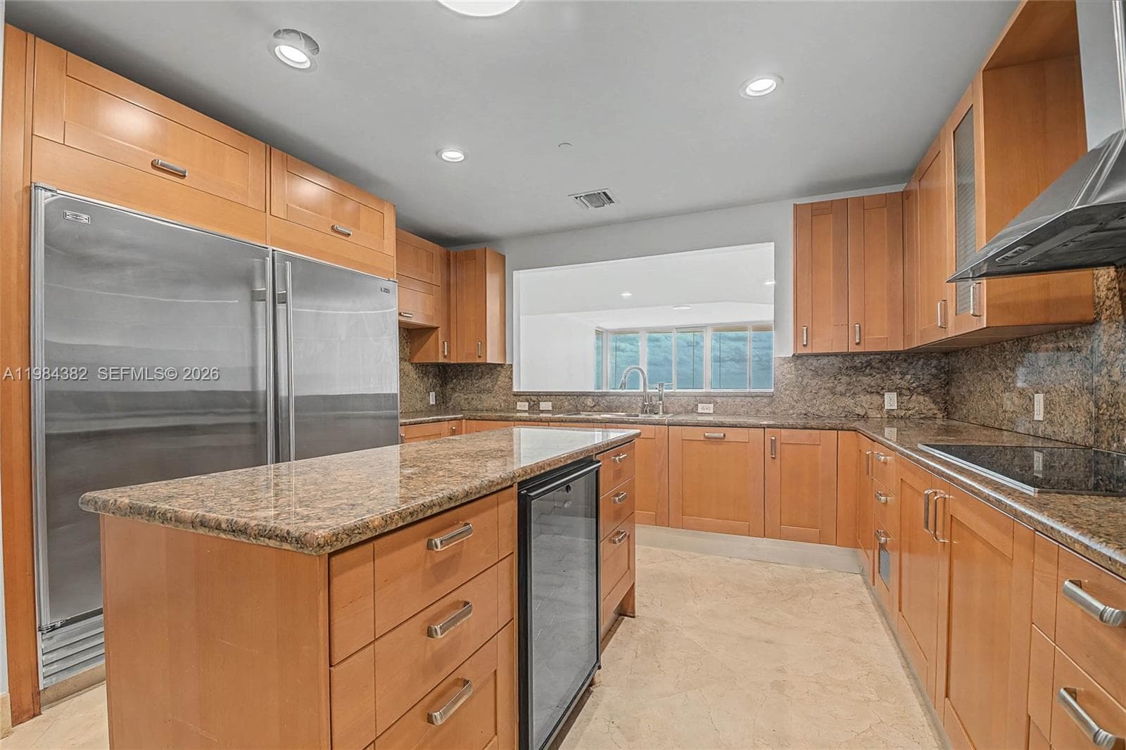 5959 Collins Ave 1503 photo 19