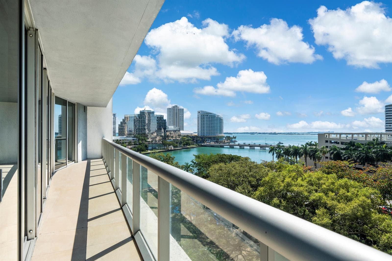495 Brickell Avenue #811 1