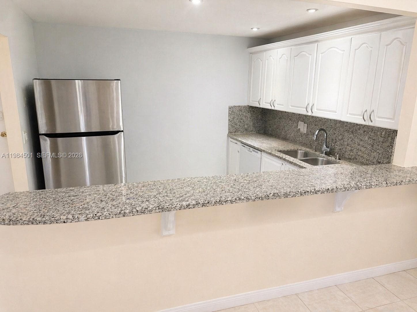 2500 Parkview Dr 509 photo 11