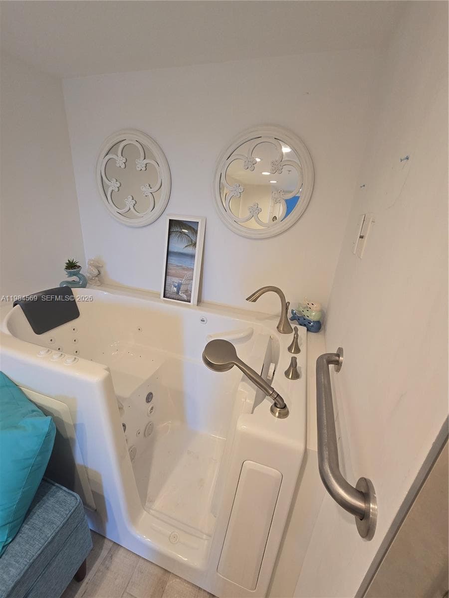 2880 14th St Cswy 311 photo 16