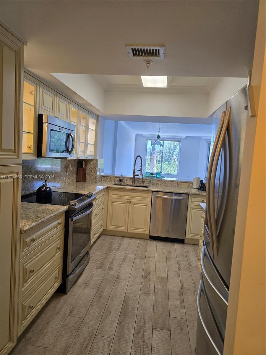 2880 14th St Cswy 5