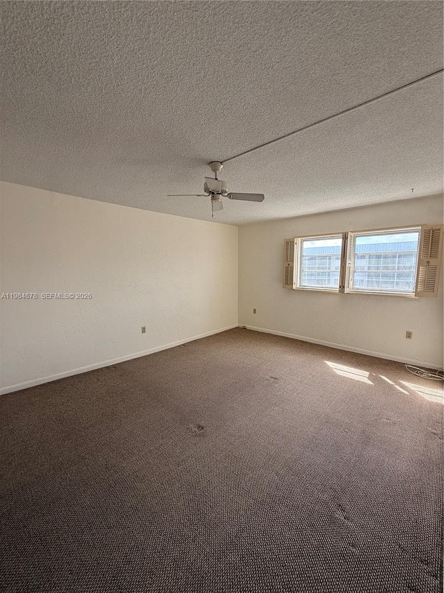 3860 NE 170th St 304 photo 16