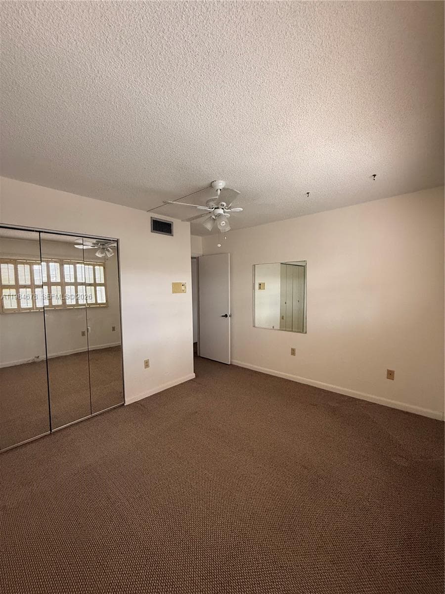 3860 NE 170th St 304 photo 12