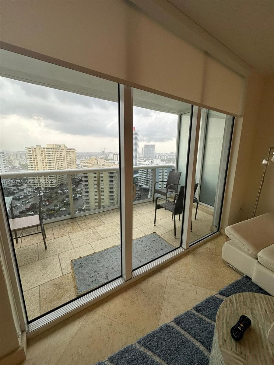 1800 Ocean Dr 1606 photo 9