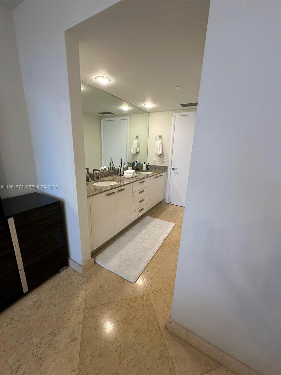 1800 Ocean Dr 1606 photo 24