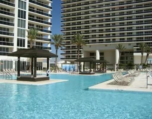 1800 Ocean Dr 4