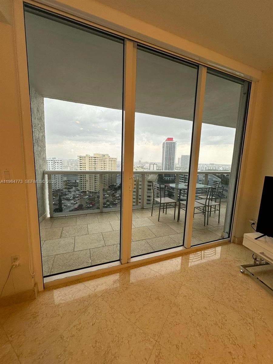 1800 Ocean Dr 1606 photo 8