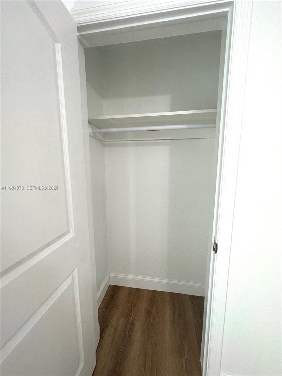 3042 Hayes St photo 23