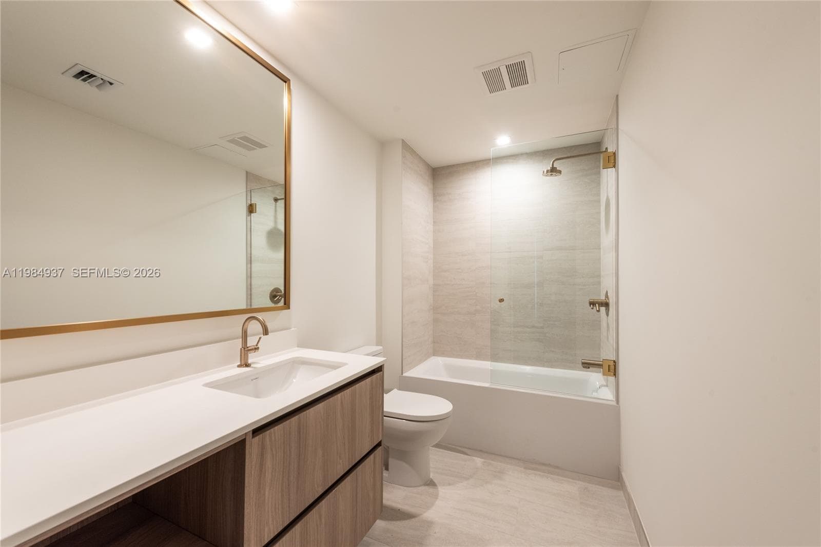 77 SE 5th Street 4004 photo 11