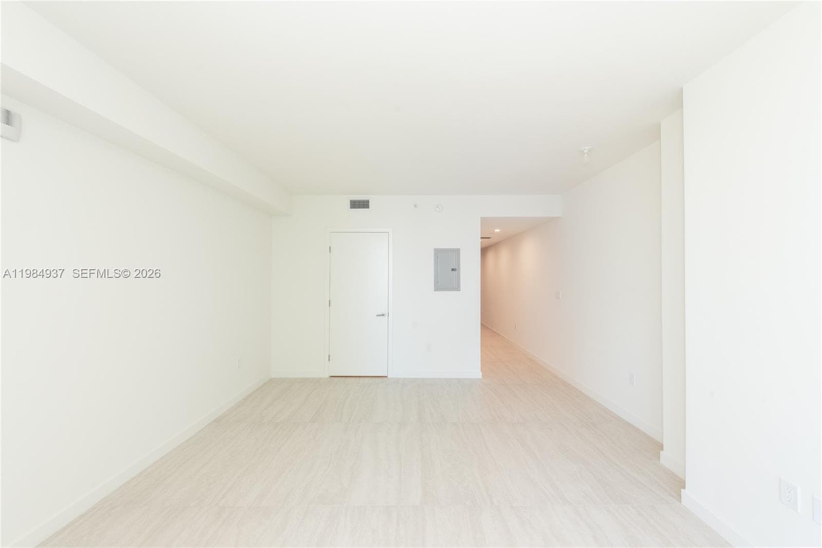 77 SE 5th Street 4004 photo 4