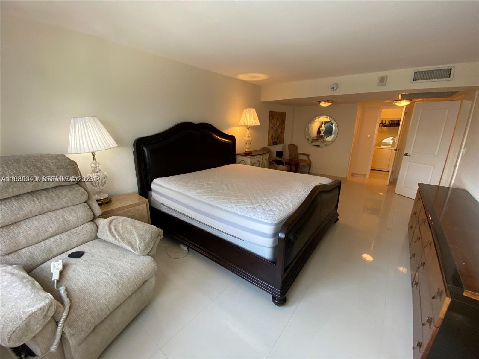 2030 Ocean Dr 412 photo 12