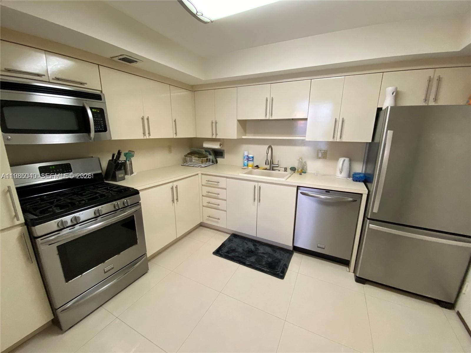 2030 Ocean Dr 5