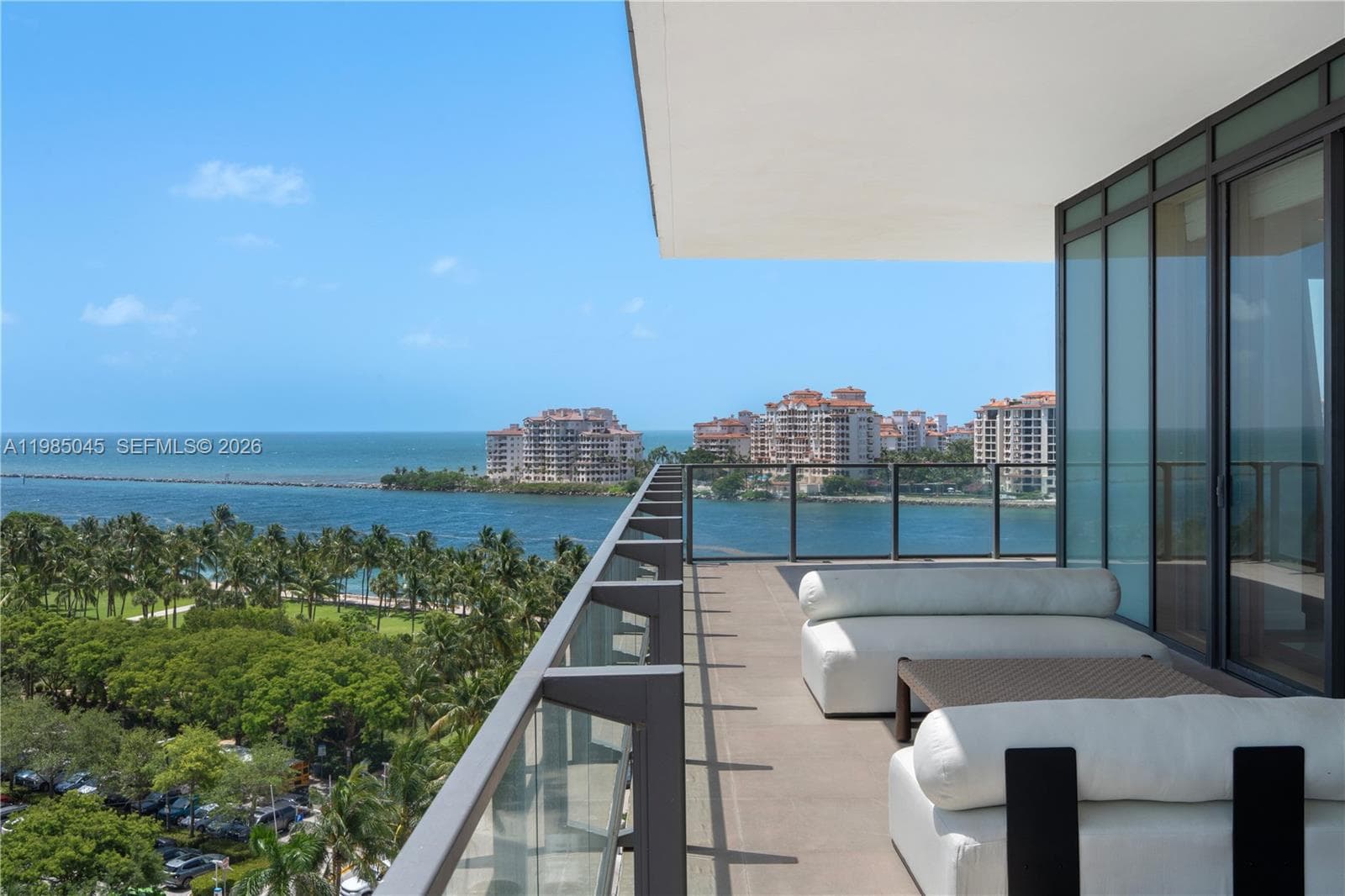 800 Pointe Dr 2