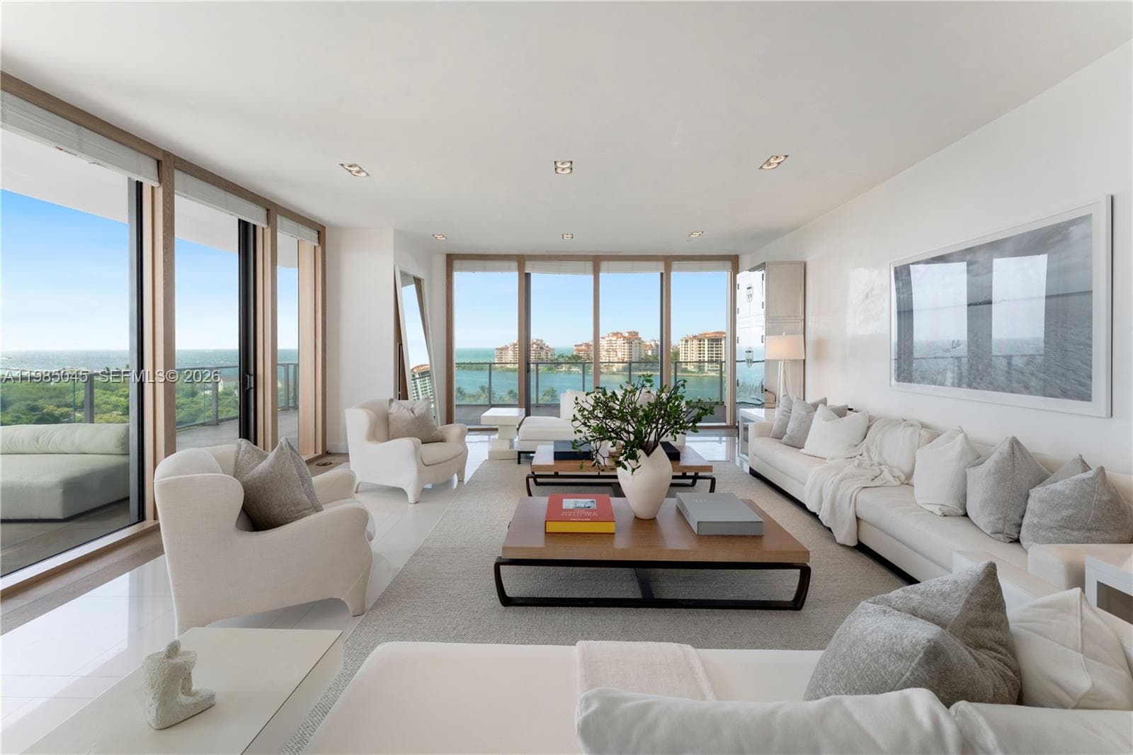 800 Pointe Dr 1