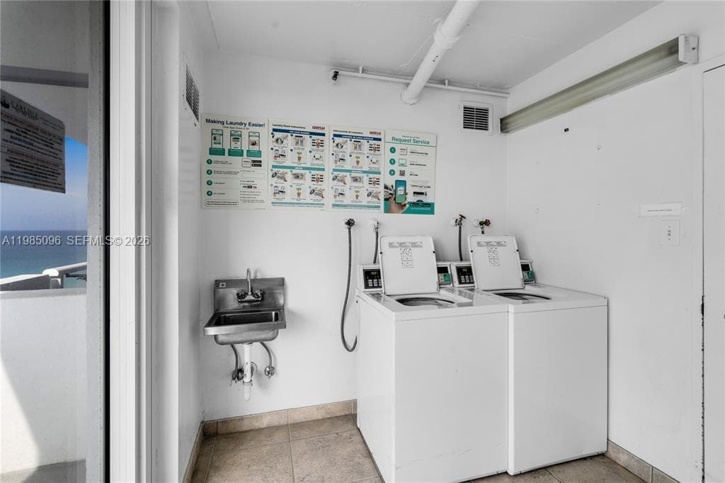 9195 Collins Ave PH4 photo 22