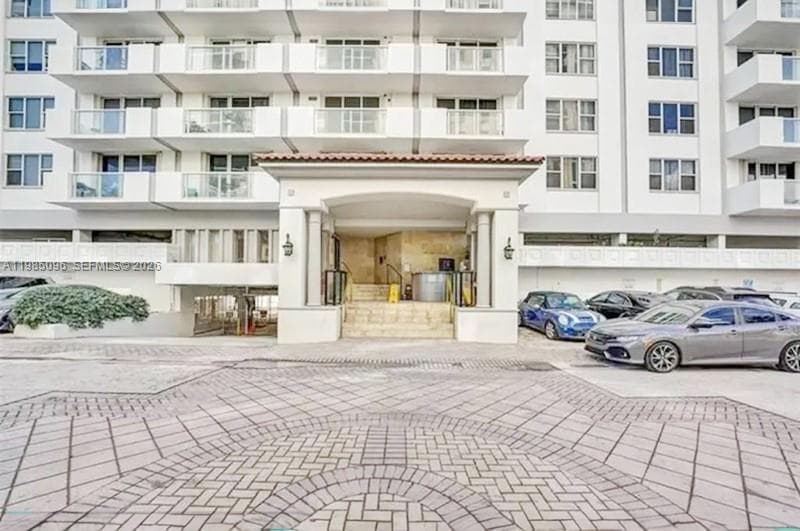 9195 Collins Ave PH4 photo 15