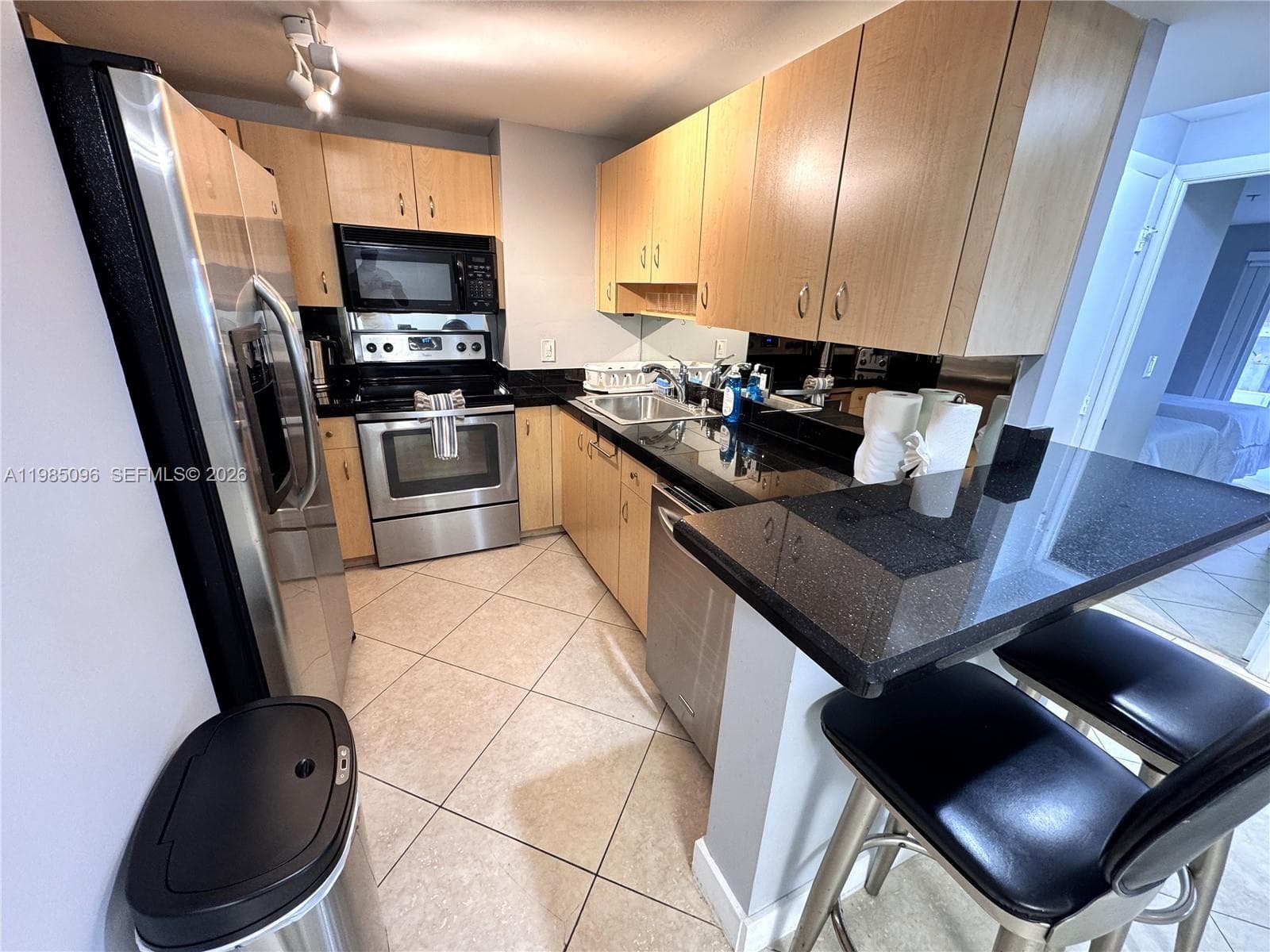 9195 Collins Ave PH4 photo 4