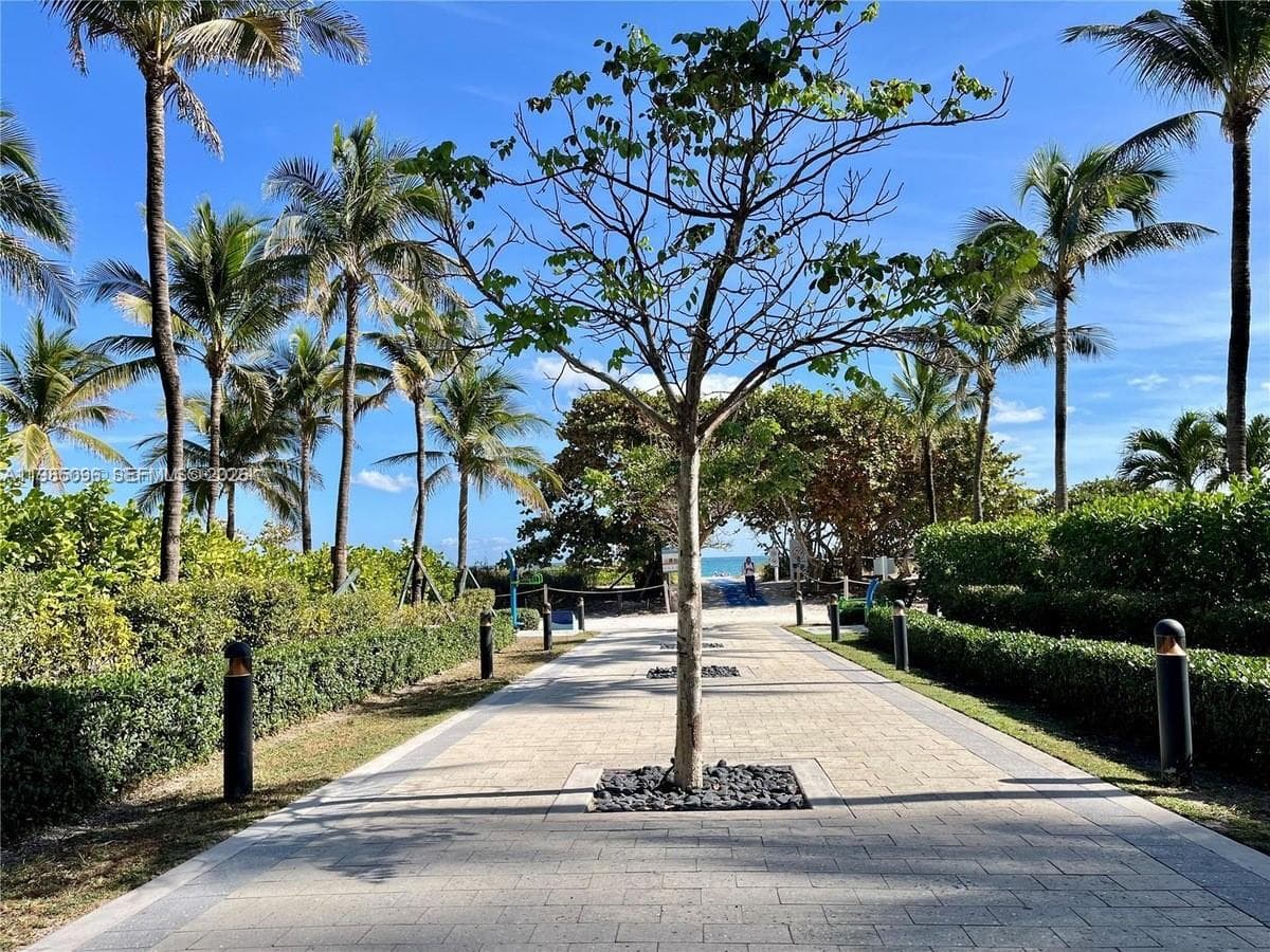 9195 Collins Ave PH4 photo 21