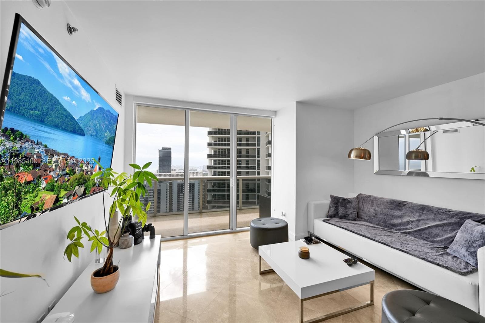1830 Ocean Dr 5