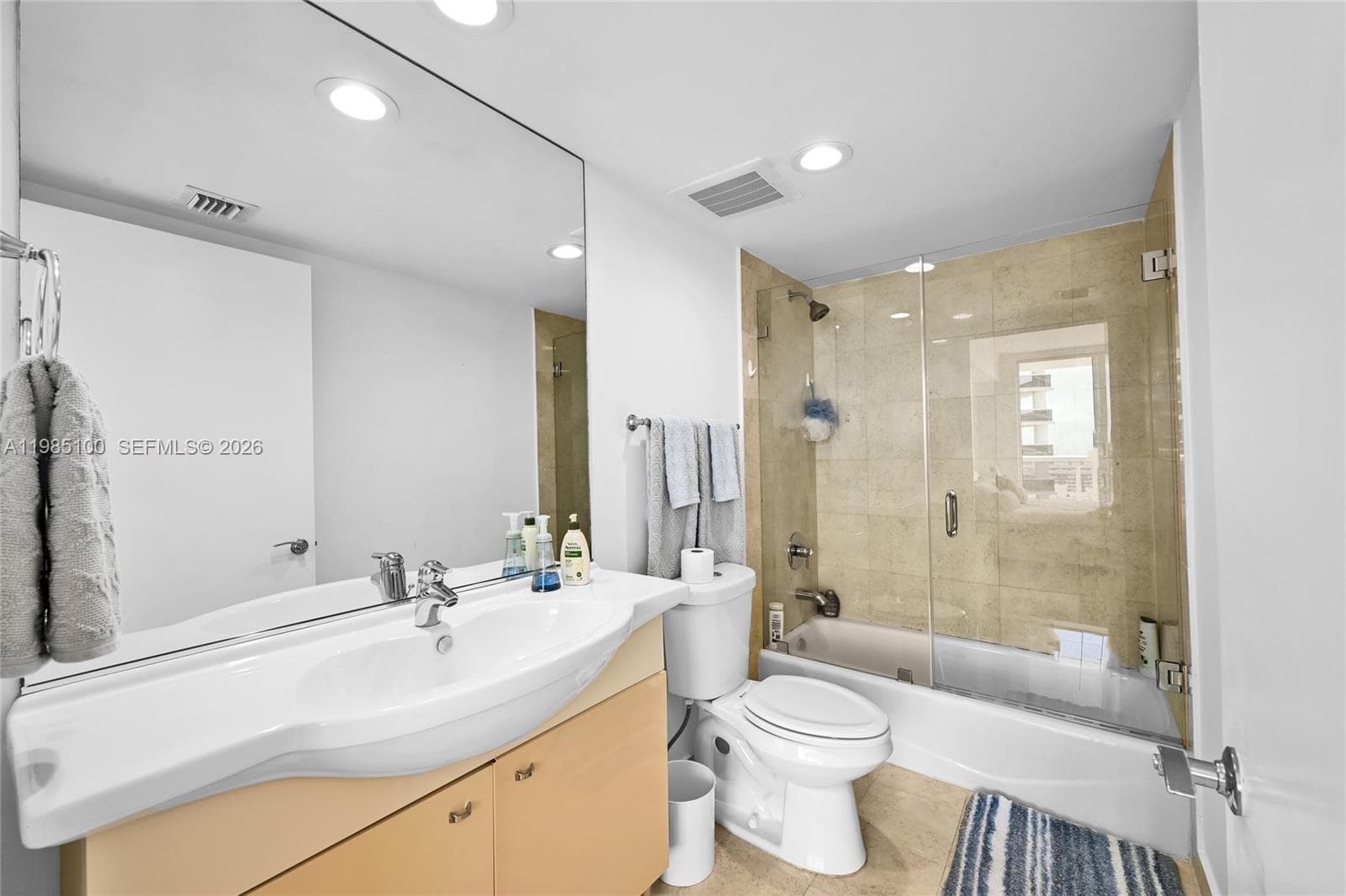 1830 Ocean Dr 3104 photo 21