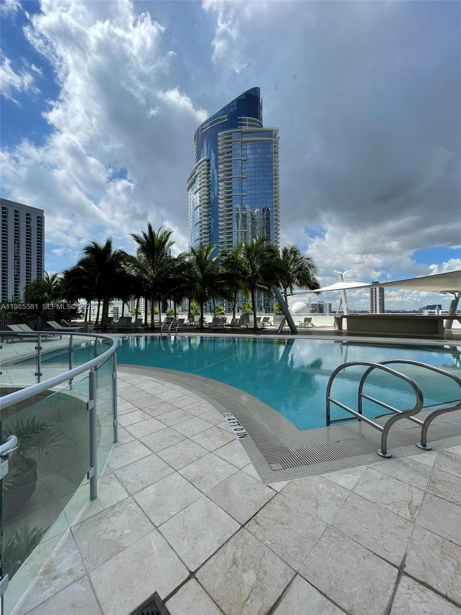 900 Biscayne Blvd 4304 photo 11