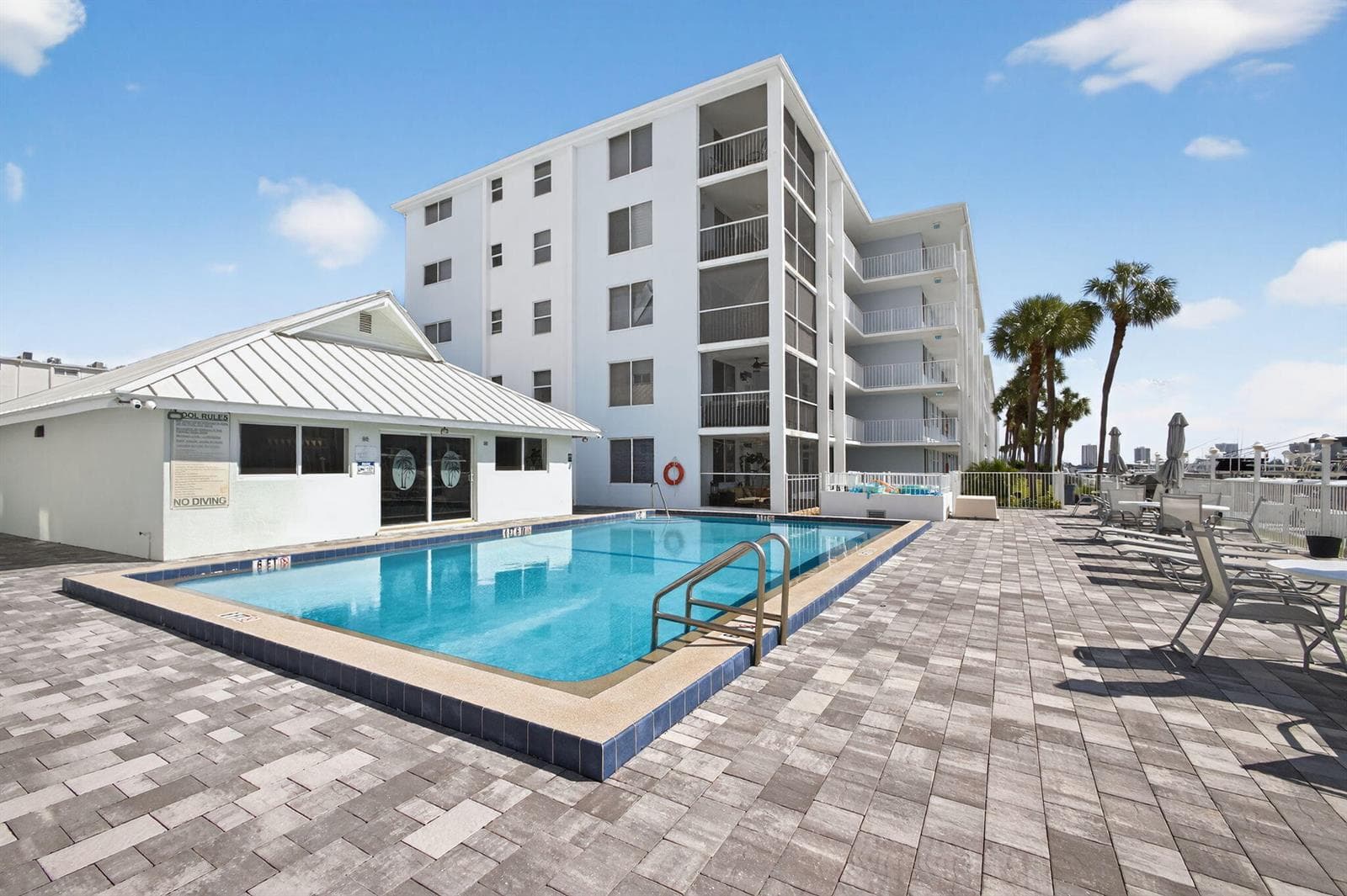 108 Paradise Harbour Boulevard #305 5