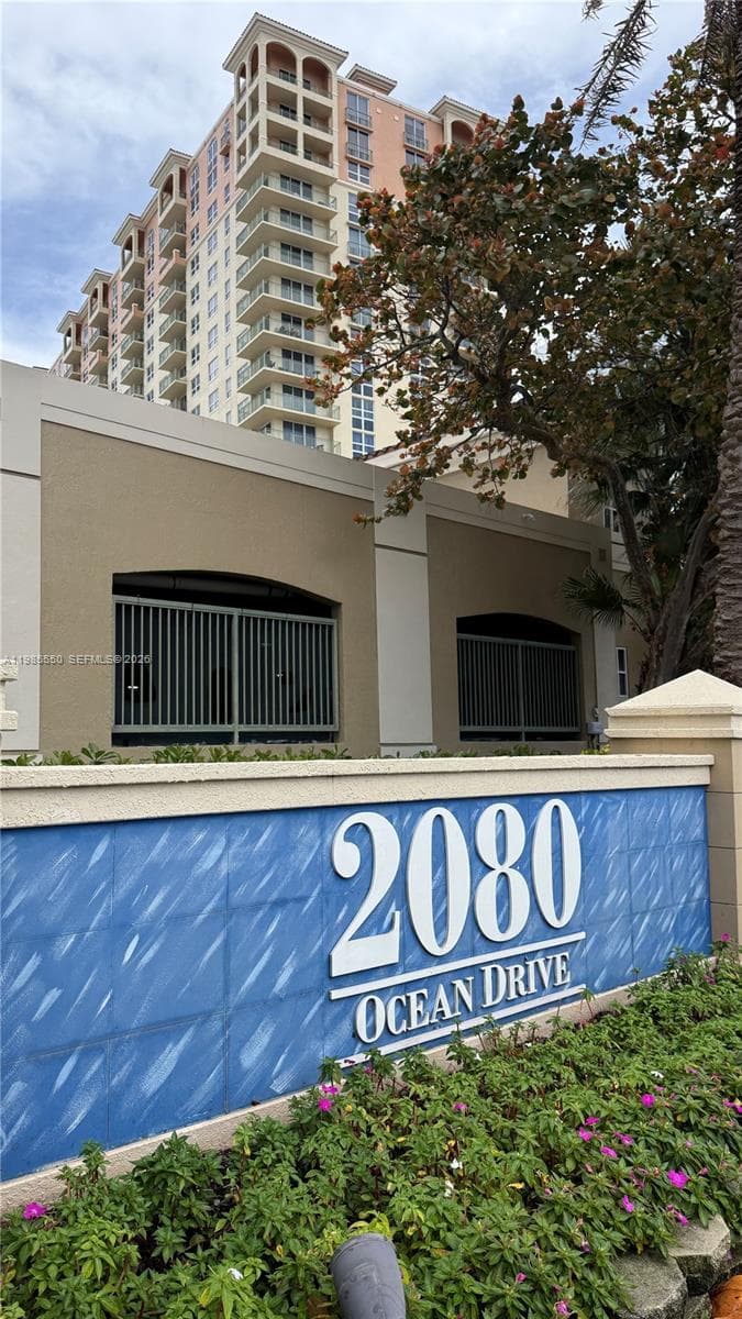 2080 Ocean Dr 1