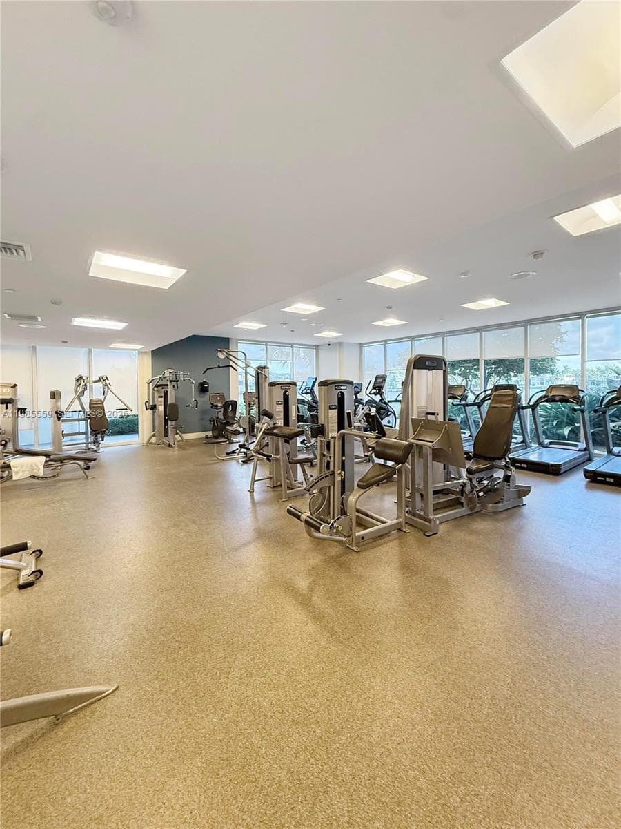 20281 E Country Club Dr 2409 photo 16