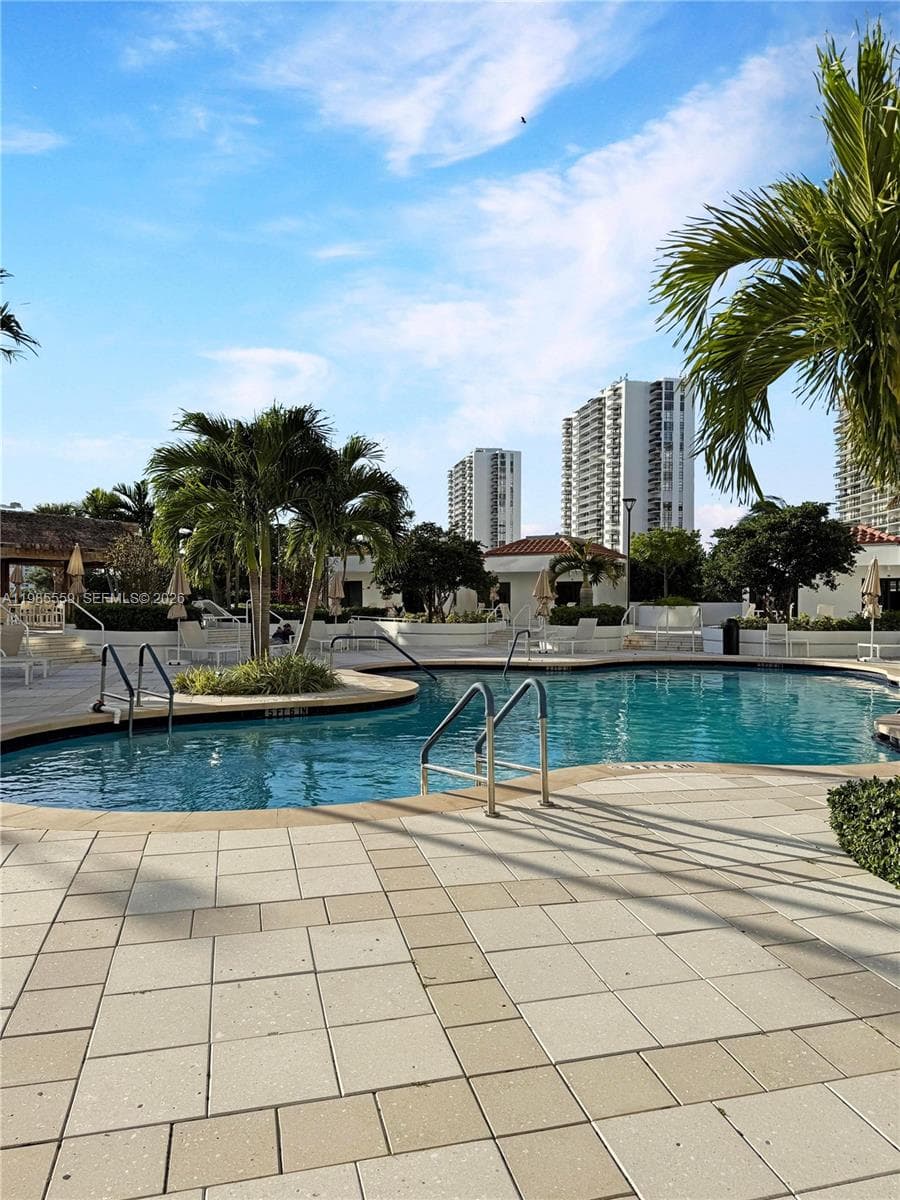 20281 E Country Club Dr 2409 photo 18