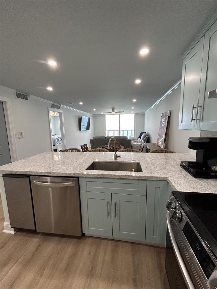 400 N Surf Road 1105 photo 1