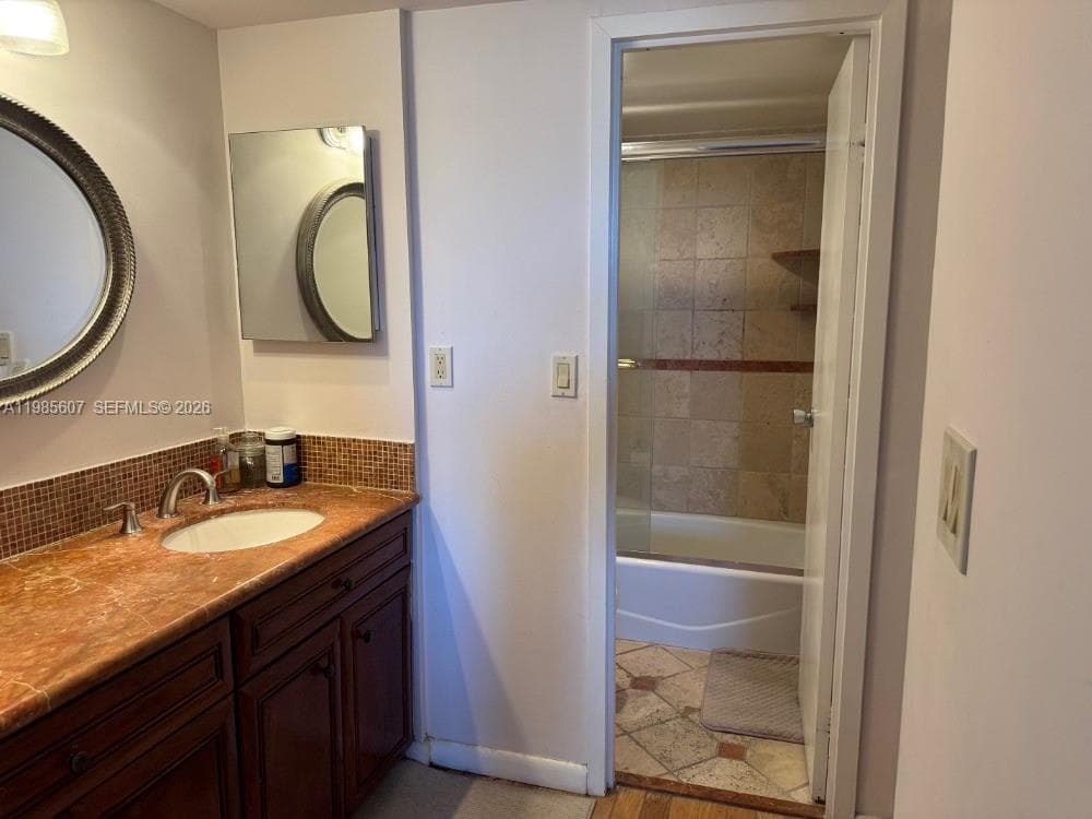 3675 N Country Club Dr 508 photo 7
