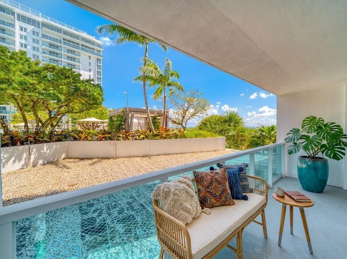 2301 Collins Ave 311 photo 20