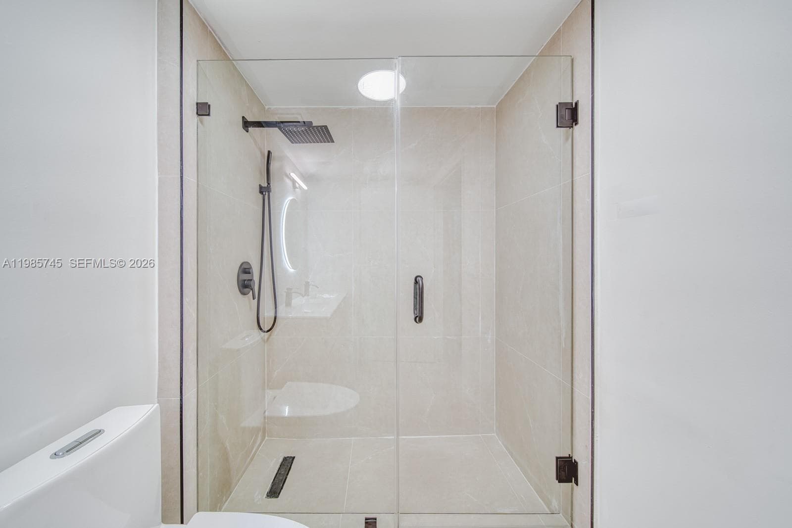 2301 Collins Ave 311 photo 19