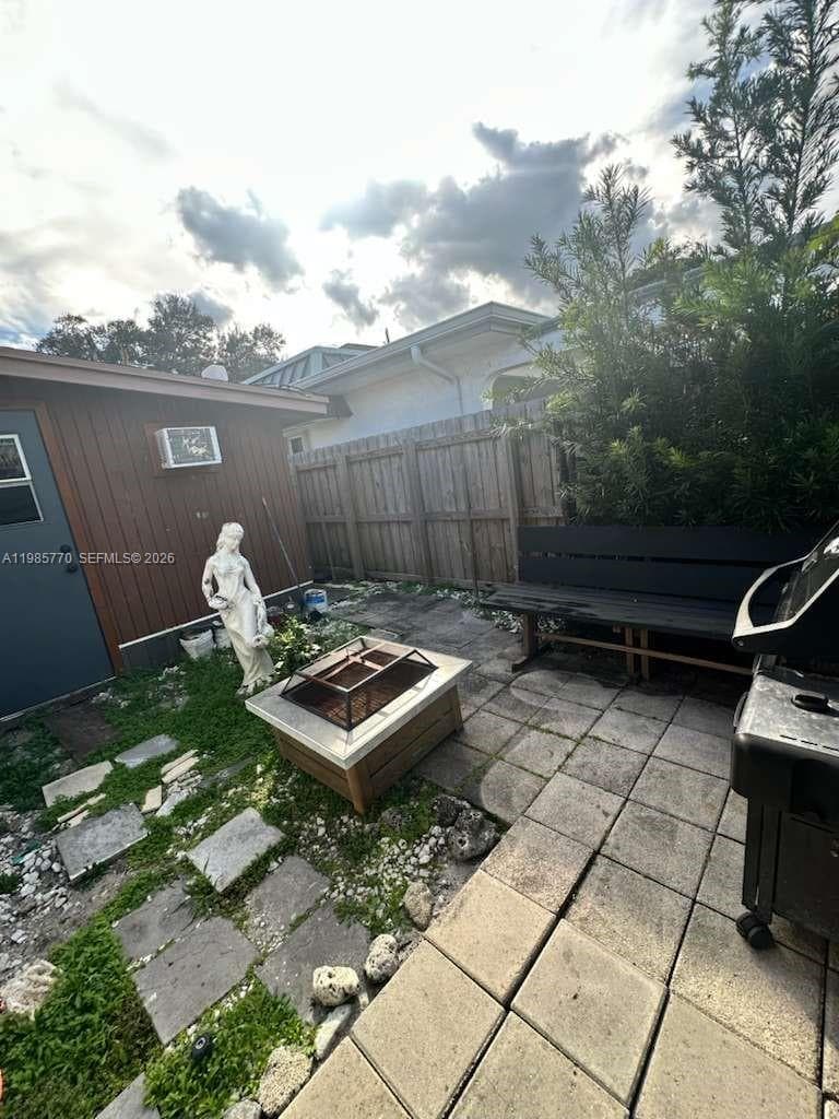 2827 Mckinley St photo 24