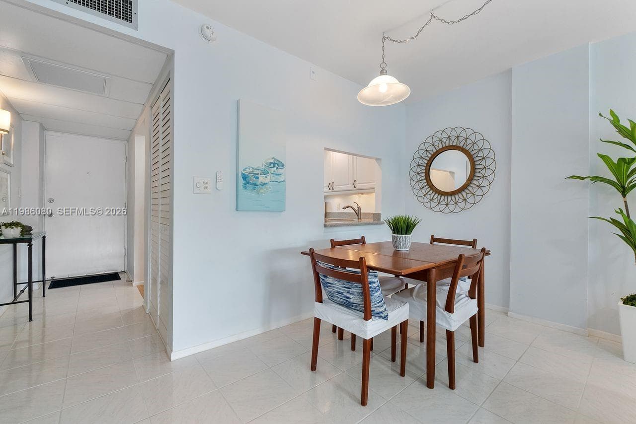 109 Royal Park Dr 2F photo 6