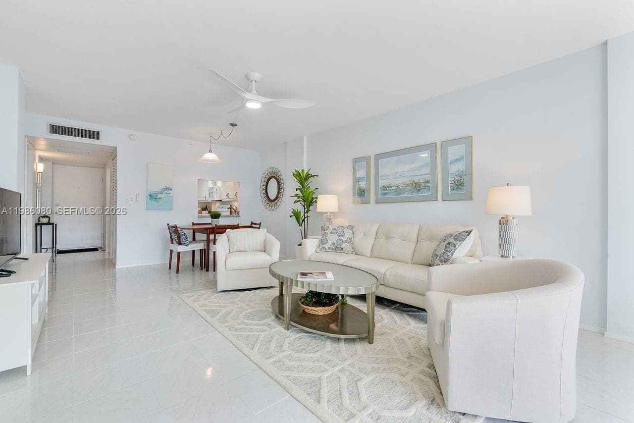109 Royal Park Dr 2F photo 1